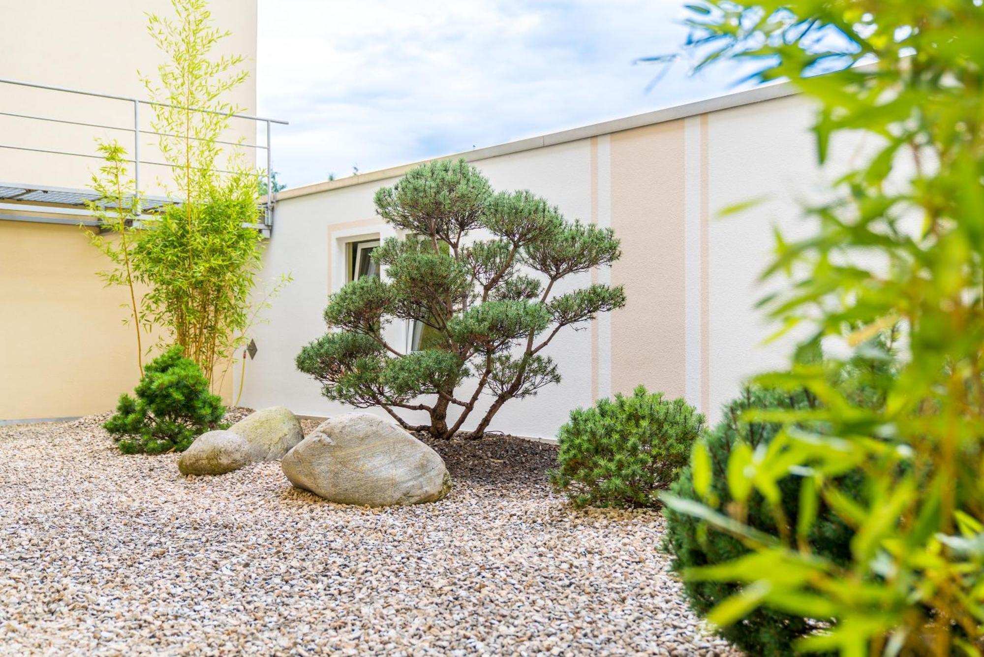 Airporthotel Residenz Steinenbronn Exteriör bild