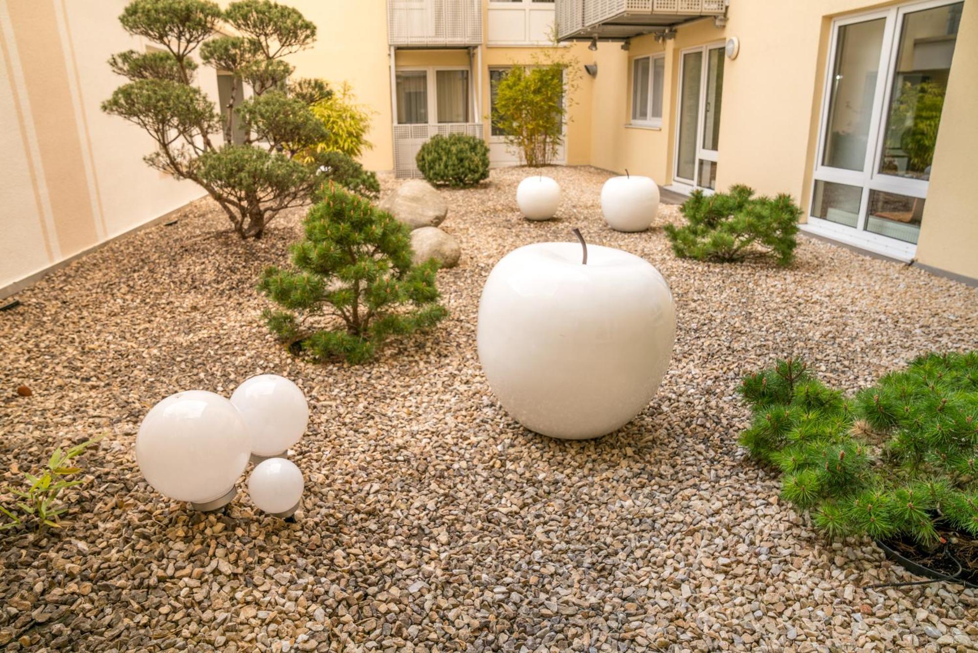 Airporthotel Residenz Steinenbronn Exteriör bild