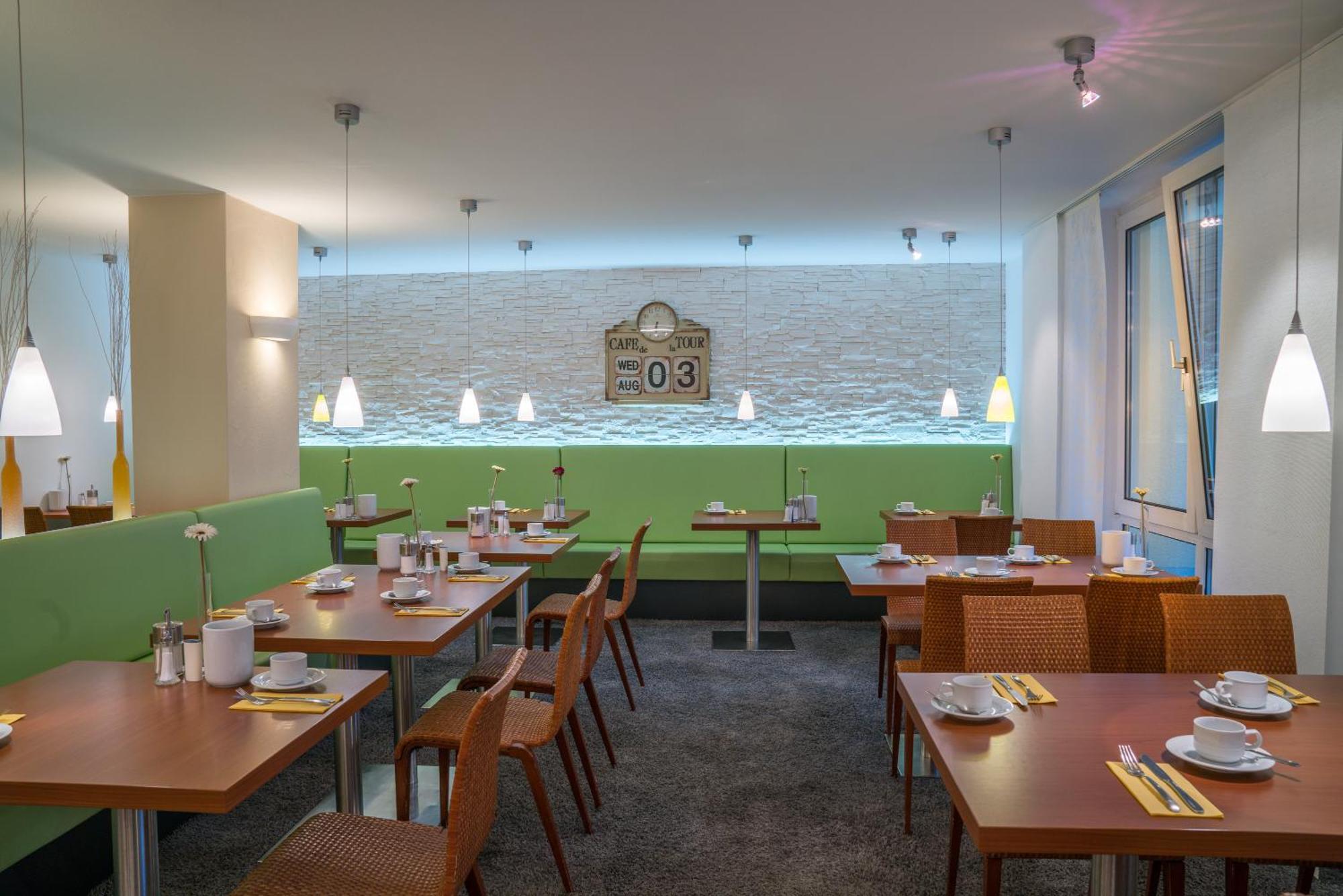 Airporthotel Residenz Steinenbronn Exteriör bild