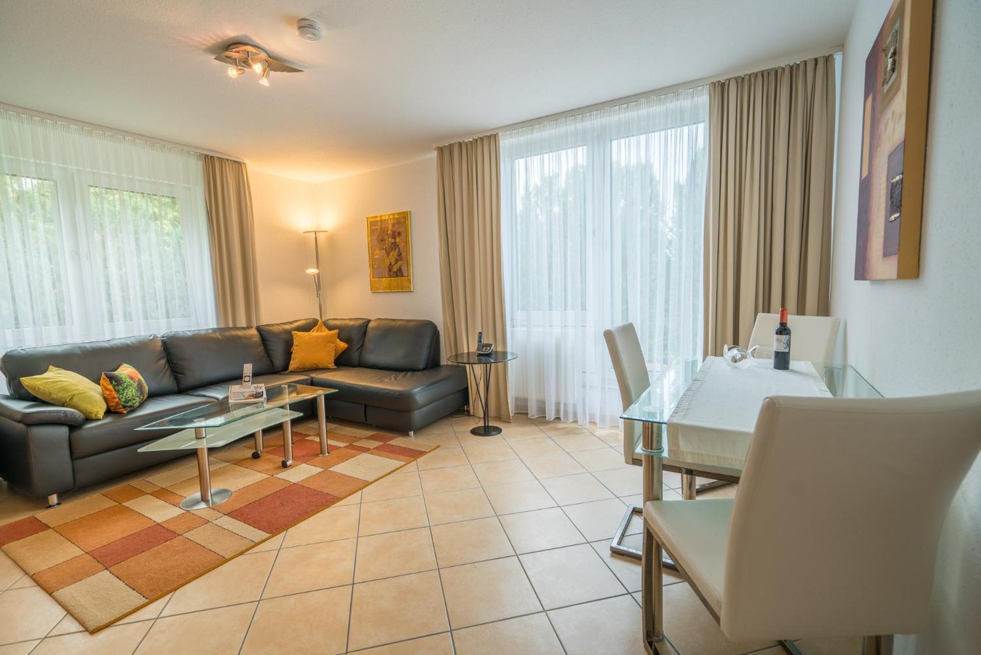Airporthotel Residenz Steinenbronn Exteriör bild