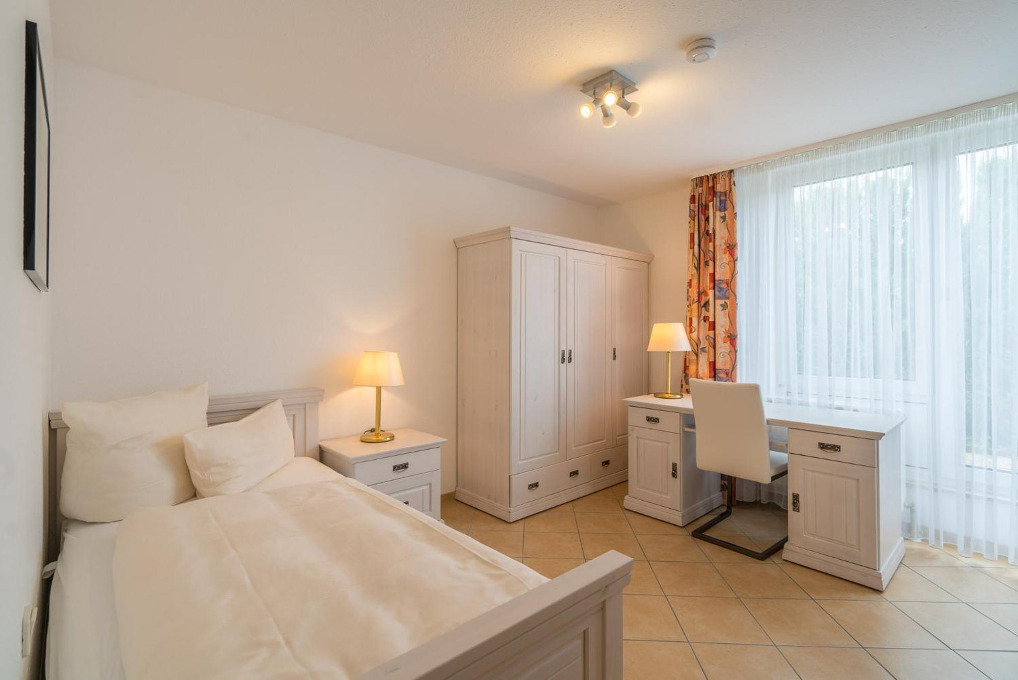 Airporthotel Residenz Steinenbronn Exteriör bild