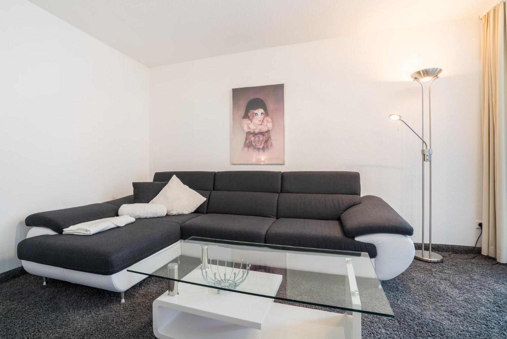 Airporthotel Residenz Steinenbronn Exteriör bild