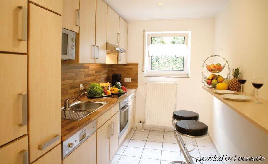 Airporthotel Residenz Steinenbronn Exteriör bild