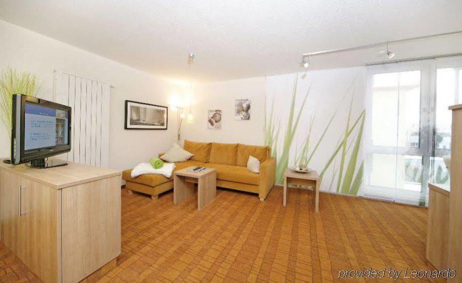 Airporthotel Residenz Steinenbronn Exteriör bild